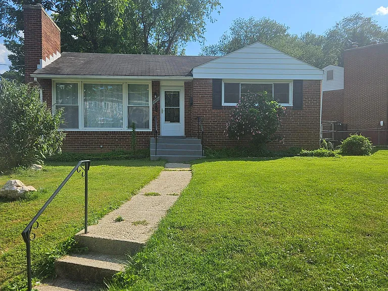 10404 Insley St — Photo 2