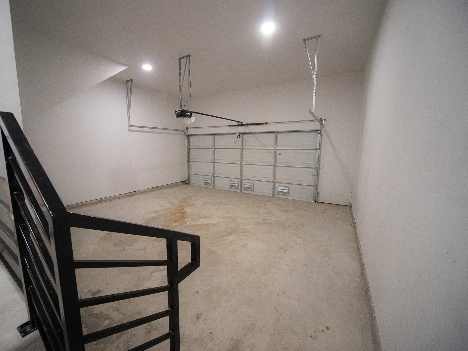 2 bed, 2.5 bath, 1650 sqft, $2,750 — Photo 3