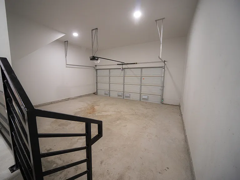 233 Urbane Crest Dr — Photo 3