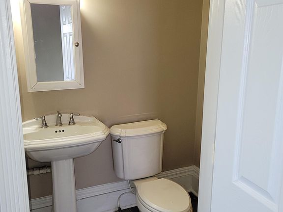 4th image of 166 Smith Ballard St #1