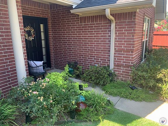 3rd image of 2409 Tyler Ln