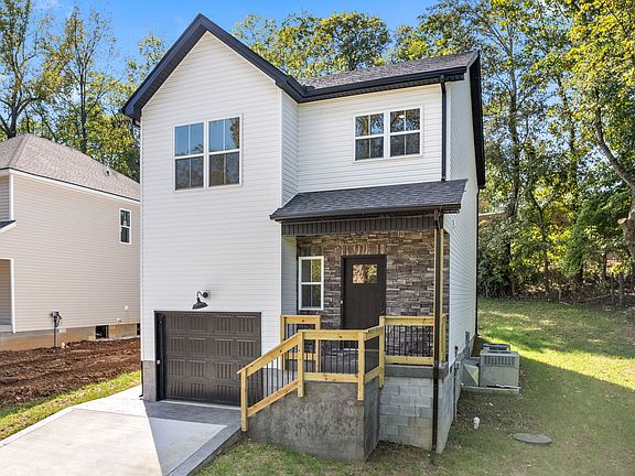 3rd image of 418B Oak St Lot 8