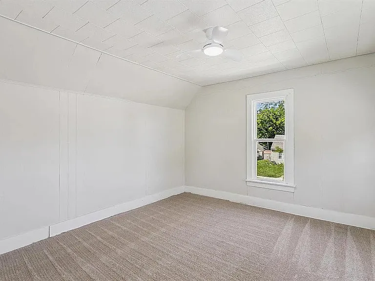 301 SW 3rd St #1 — Photo 16