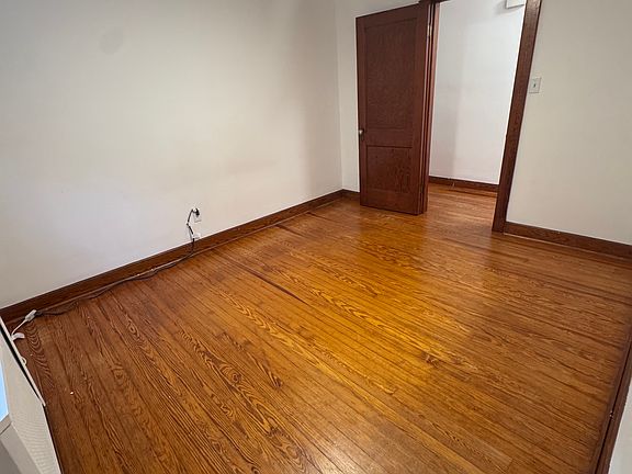 5th image of 13 N Jefferson St #A