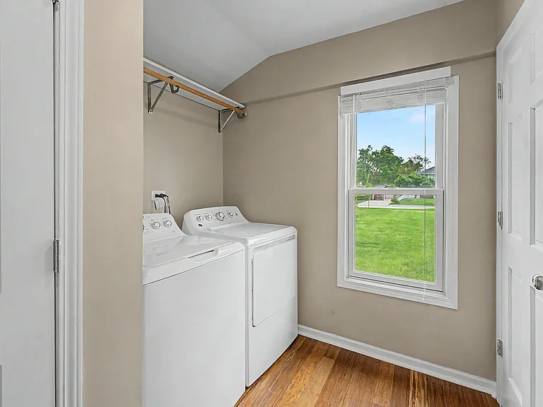 630 S Charlotte St — Photo 16