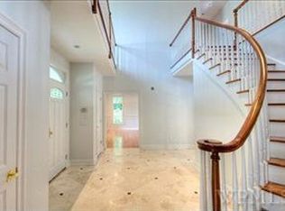 127 Devonshire Rd, Larchmont, NY 10804