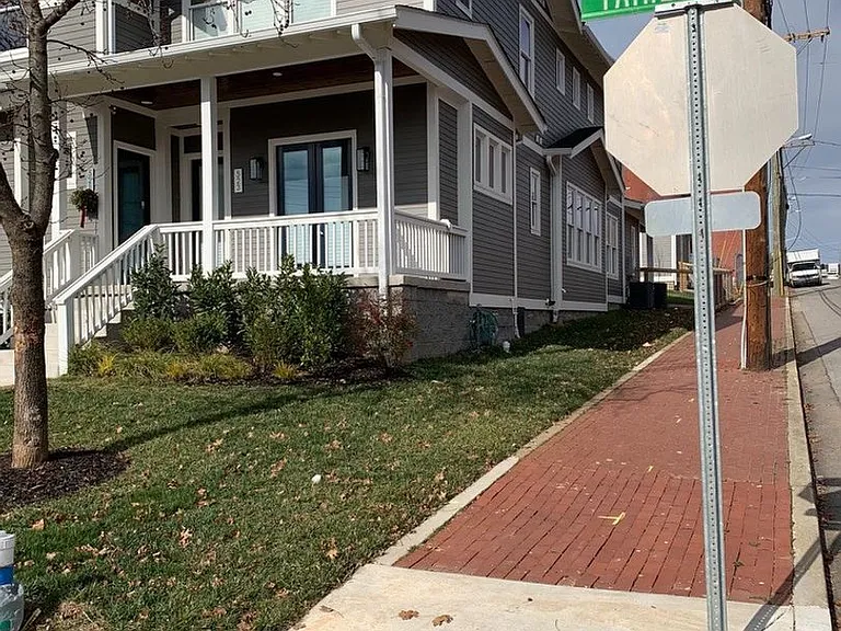 523 Fatherland St #B — Photo 1