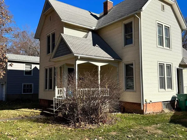 433 S Johnson St, Macomb, IL 61455