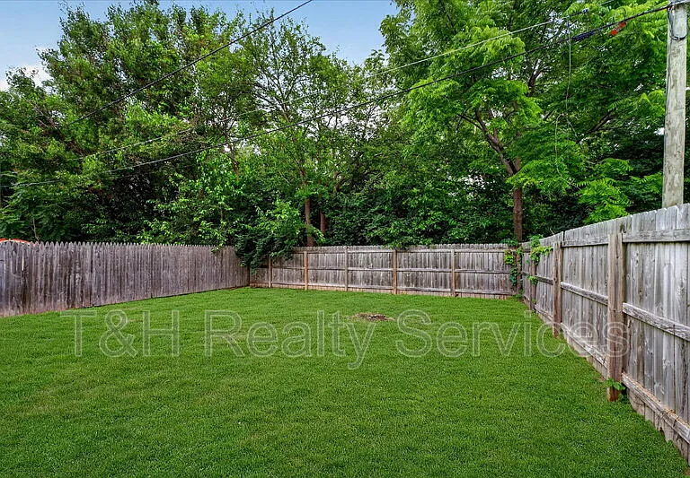 4924 Farrington Ave — Photo 24