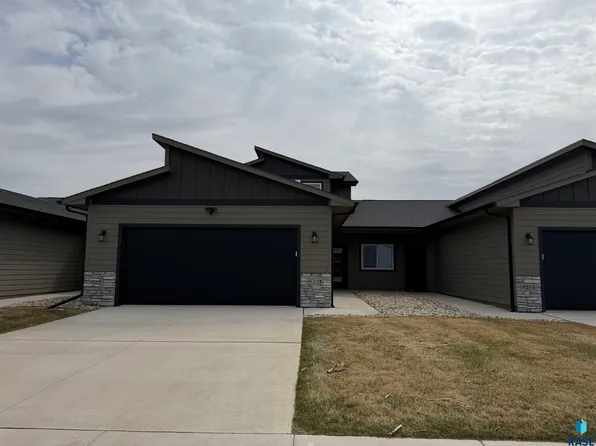 9233 W Laverne Wipf St, Sioux Falls, SD 57106