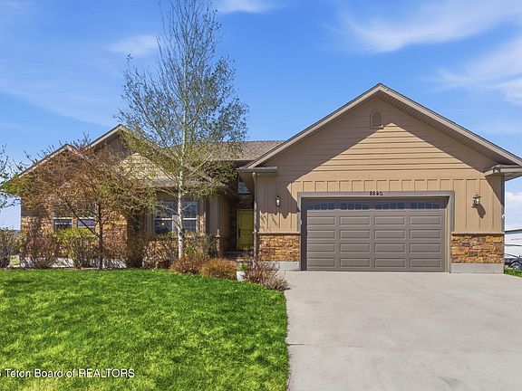 3rd image of 8840 Aurora Dr