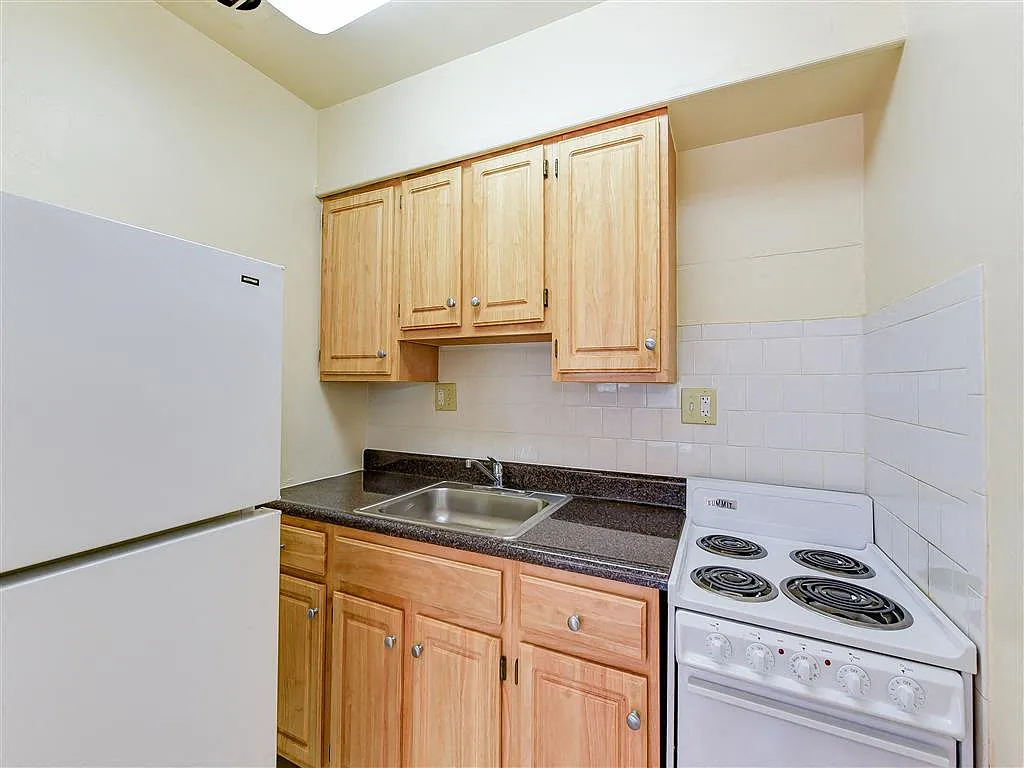 Alpha House — Photo 2