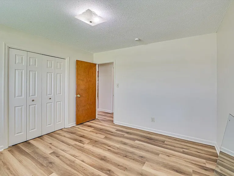 242 Maywood Dr — Photo 16