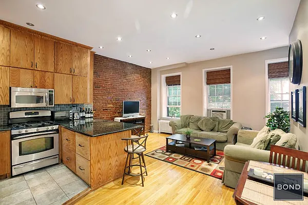 Sold by Bond New York | media 7