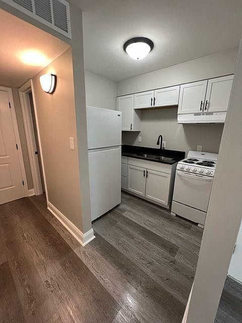 1st image of 154 College Ave #1