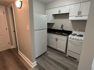 154 College Ave #1, Valparaiso, IN 46383