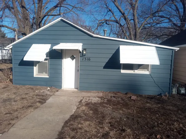1316 S 9th St, Pekin, IL 61554