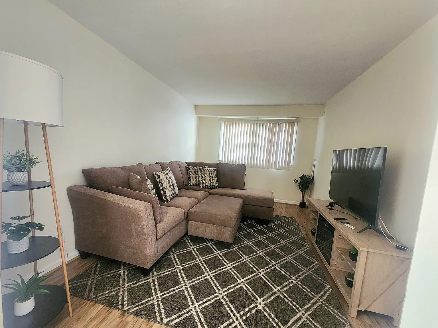 1 bed, 750 sqft, $1,750 — Photo 3