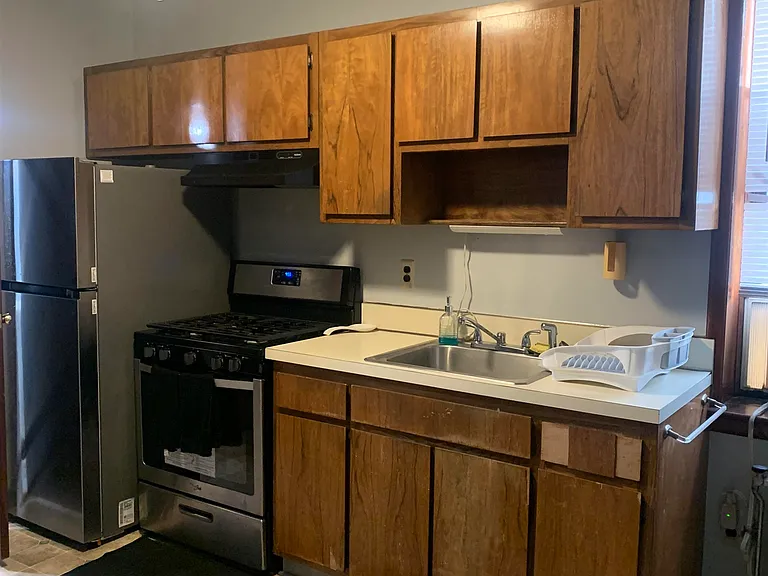 90 Williams Ave #1 — Photo 8