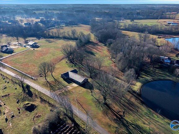 2nd image of 465 Byron Moman Rd