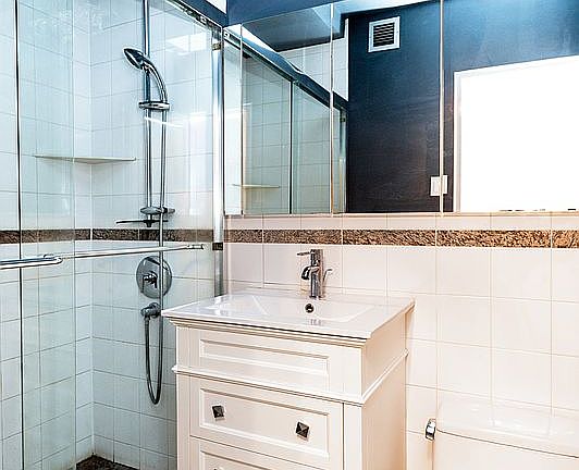 5th image of 30 W 60th St APT 8L
