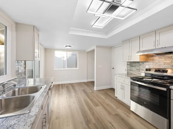 1245 Conway Ln, Reno, NV 89503