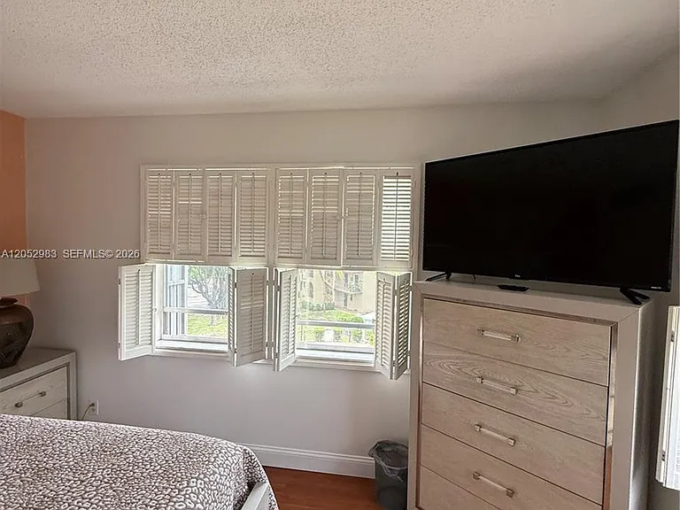 5961 N Falls Circle Dr #408 — Photo 9