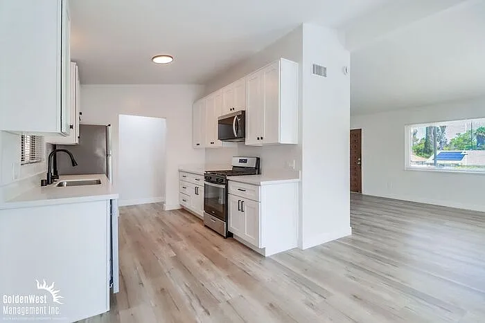 3182 Central Ave — Photo 7