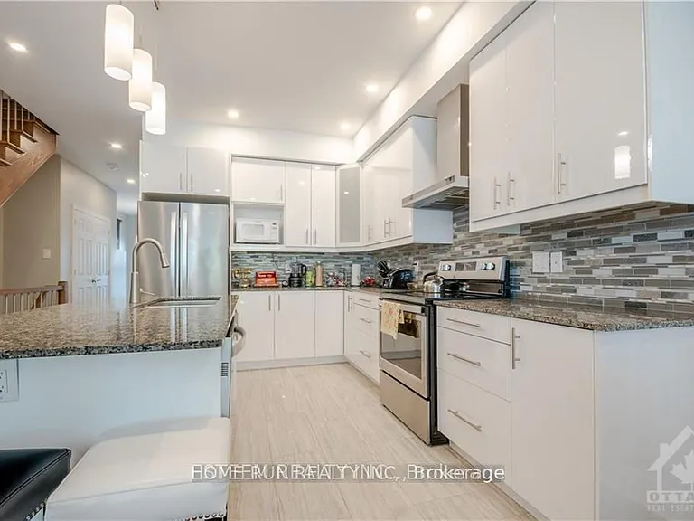 560 Mutual St — Photo 7