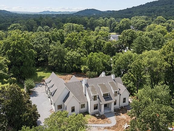 4th image of 6208 Milbrook Rd
