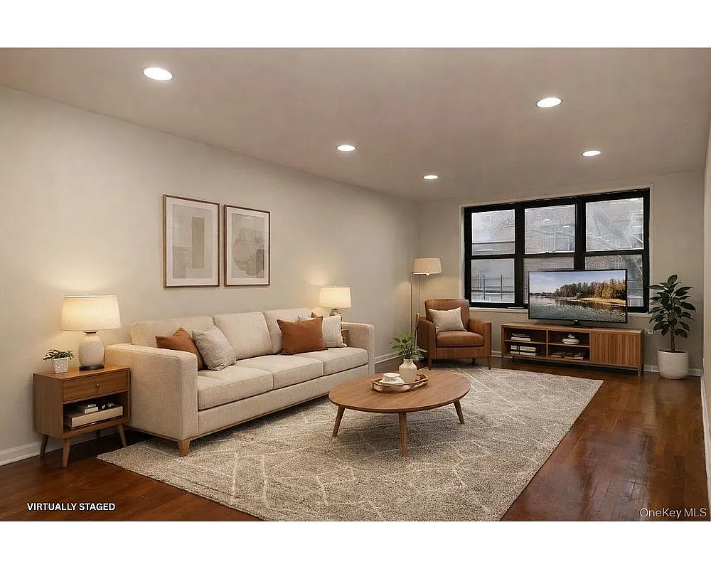 1275 E 51st St APT 3Y photo 1