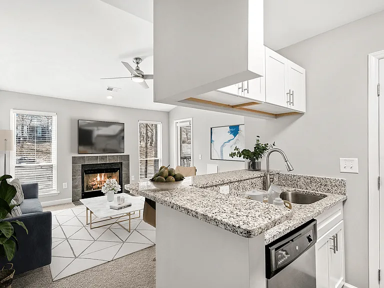 Paces Pointe Apartment Homes — Photo 58