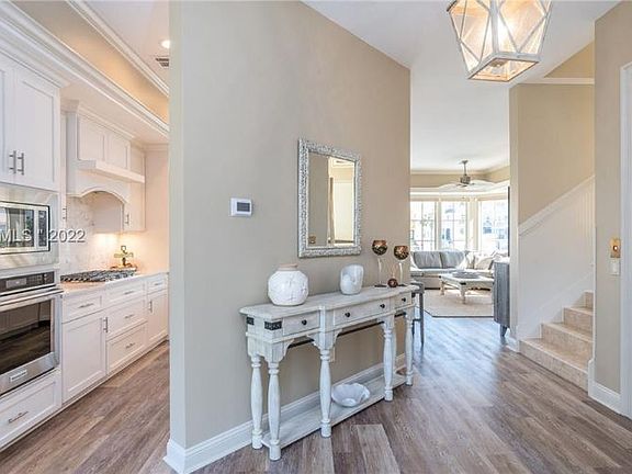 4th image of 34 Bradley Cir