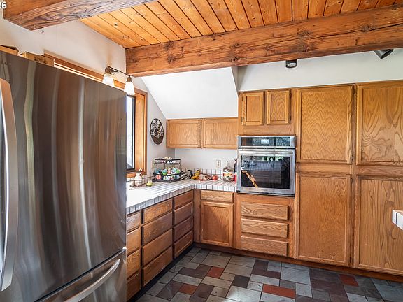 5th image of 4890 Henderer Rd