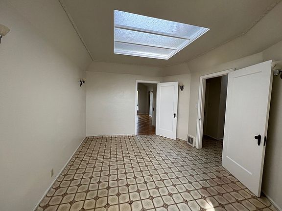 5th image of 238 Bright St