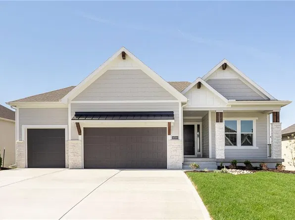 18500 Pawnee Ln, Overland Park, KS 66085