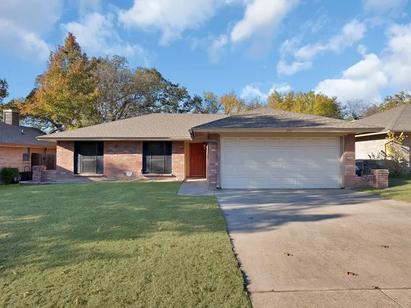 2117 Chapel Downs Dr, Arlington, TX 76017