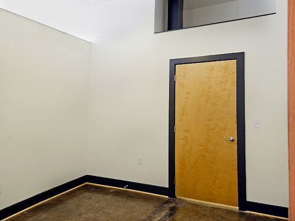 4th image of 132 N Sycamore St APT 212