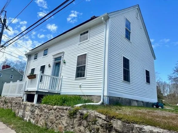 2 News St, Hope Valley, RI 02832