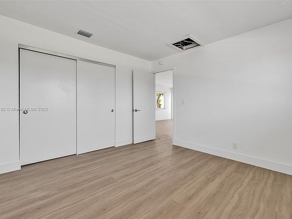 EF7F5C15-8402-4E31-A4CB-0A6BABAD0B0E