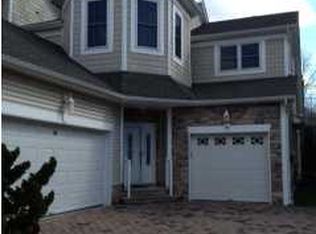 41 Topside Ln, Staten Island, NY 10309