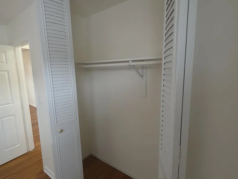 4325 Meadowview Ave #204 — Photo 9