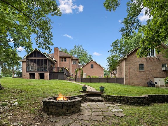 2nd image of 1171 S Wrights Ln