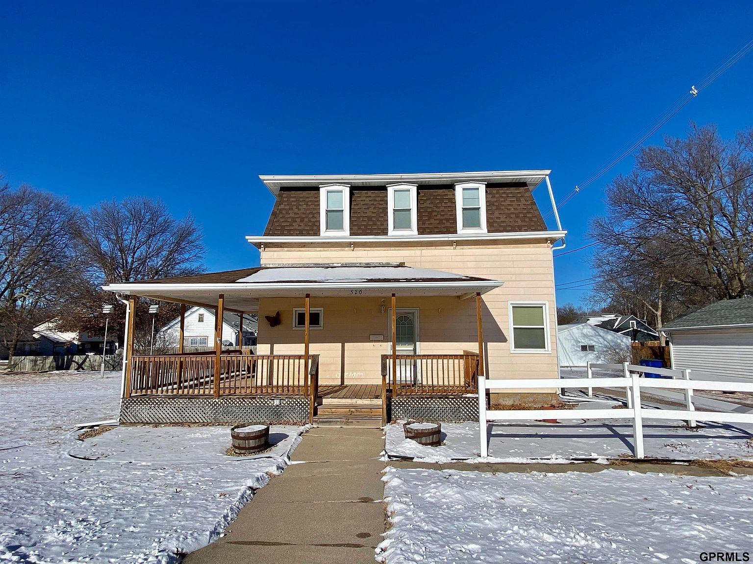520 E 7th St, Crete, NE 68333 Zillow