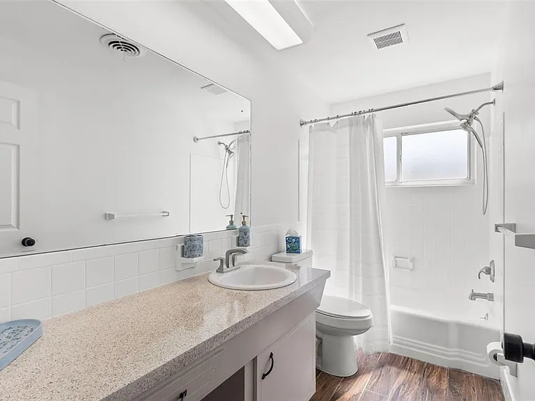 3488 Shady Bluffs Dr — Photo 22
