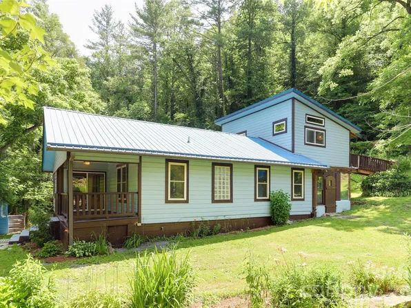 435 Mountain Cove Rd, Marshall, NC 28753