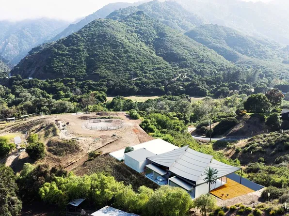 597 Mountain Green Rd, Calabasas, CA 91302