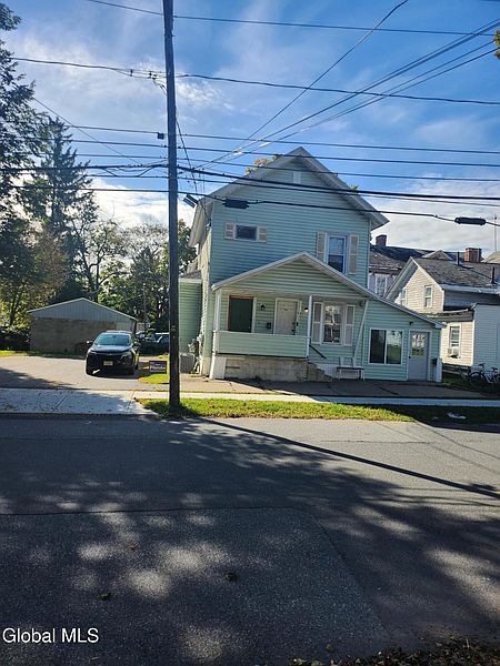 2nd image of 133 Maple Street