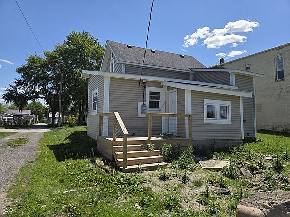 3rd image of 105 N Main St