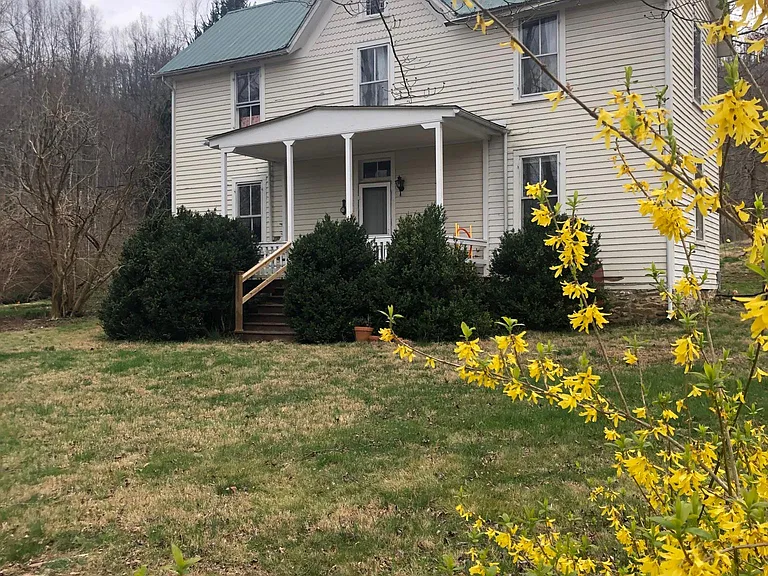 2120 Drovers Ln — Photo 1